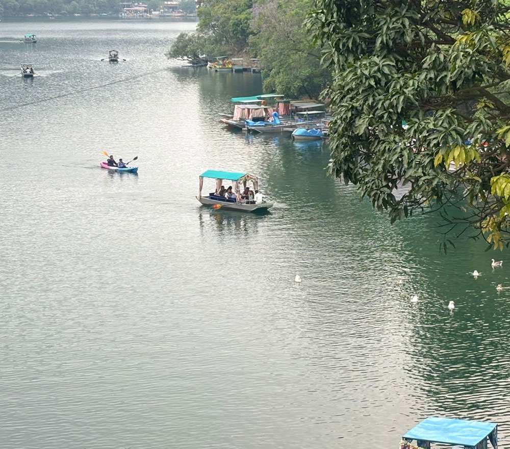 Hotels in Bhimtal Near Lake