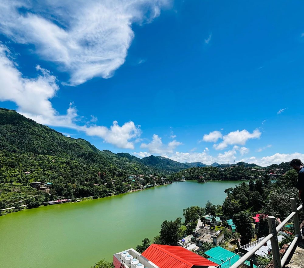 Hotel in Bhimtal Lake