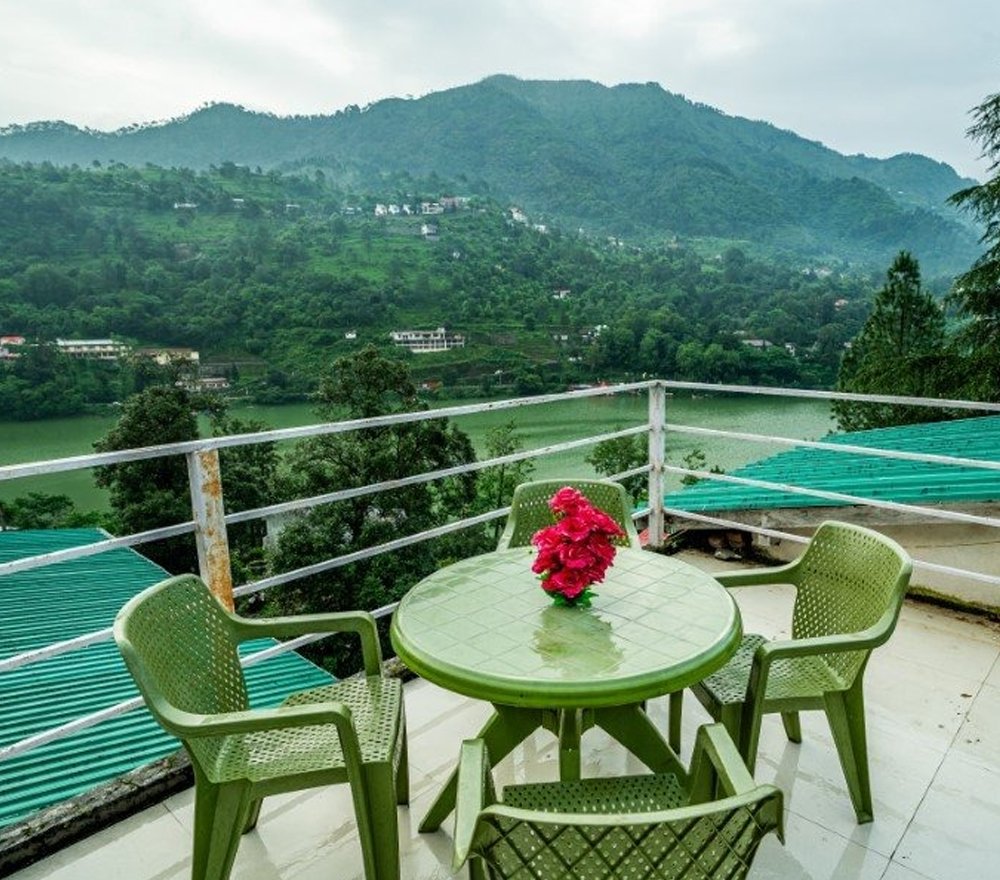 Hotel In Bhimtal Near Lake