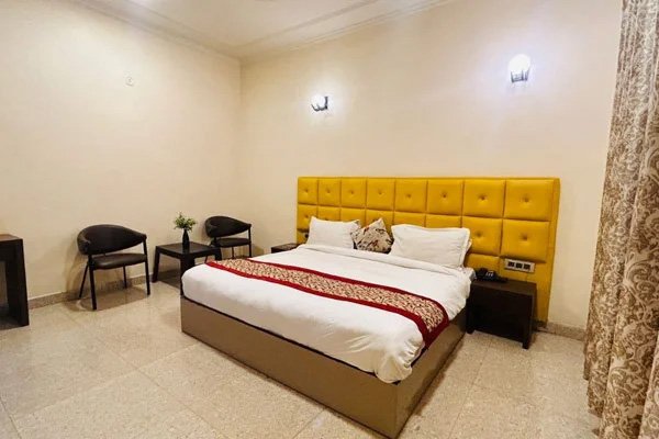 Hotel Room Category Deluxe (Non View)